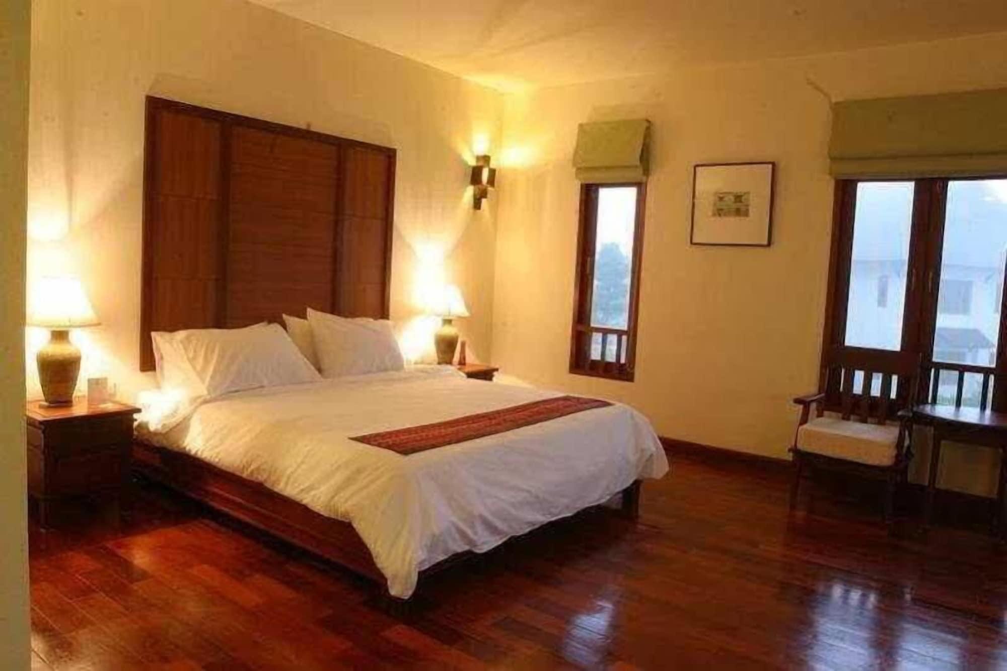 Teak Garden Resort, Resor